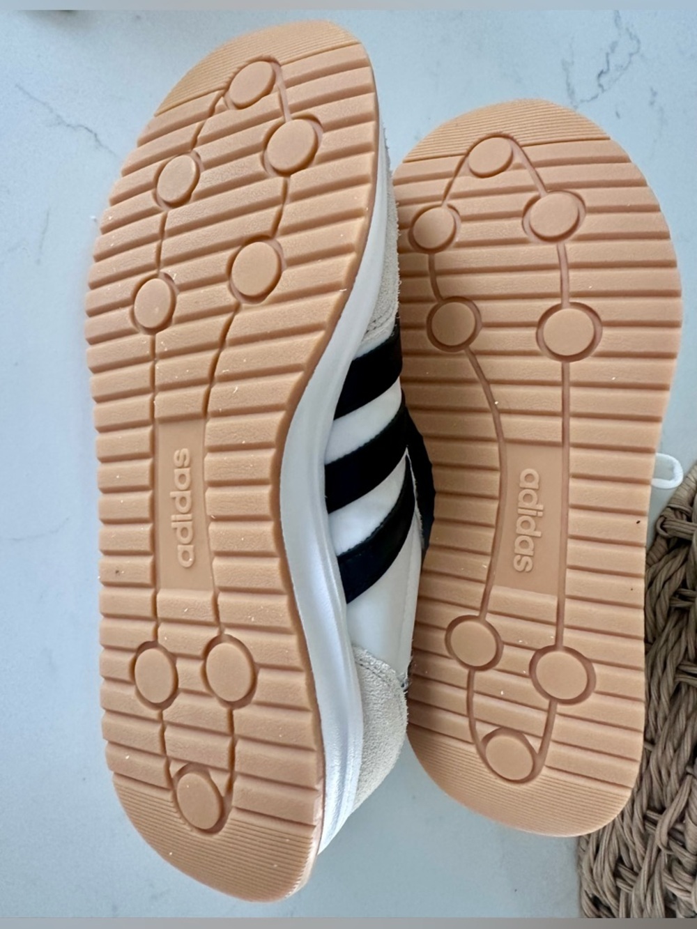 Adidas Run 70’s 2.0 Women’s Sneakers Size 8 NWT - Picture 10 of 12